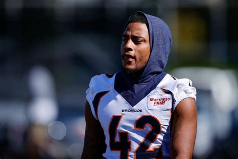 Denver Broncos' OLB Bradley Chubb Says Rookie Nik Bonitto is 'Swimming ...