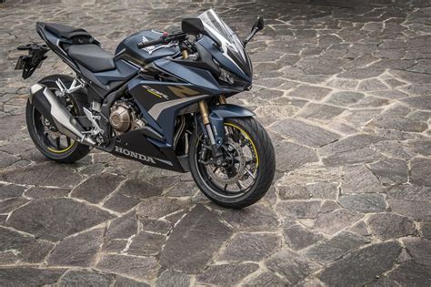 あれ？ 2022年モデル『CBR400R』が想像以上に進化してるかも？！【ホンダの道は一日にして成らず 第32回／Honda CBR400R（2022） 前編】