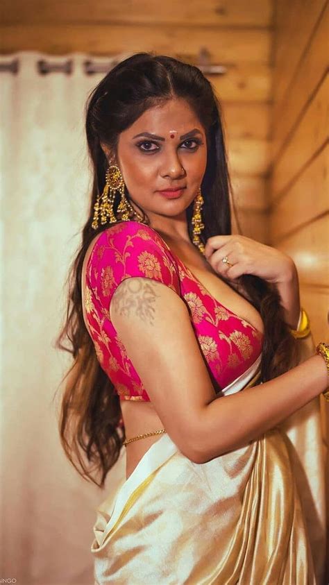 Actress Hot Images In Saree