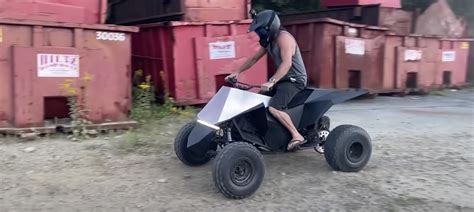 Watch Tesla Cyberquad DIY electric ATV go 100 mph - Electrek