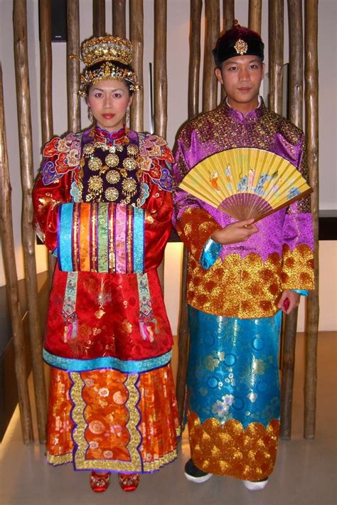 Local style: Peranakan traditional wedding dress