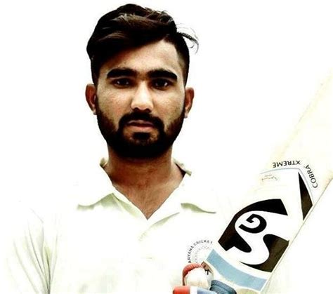 Rahul Tewatia (Cricketer) Height, Age, Wife, Girlfriend, Biography ...