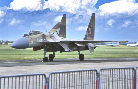 Sukhoi Su-37 | Sukhoi Su-37 711 of the Sukhoi OKB taxiing at… | Flickr