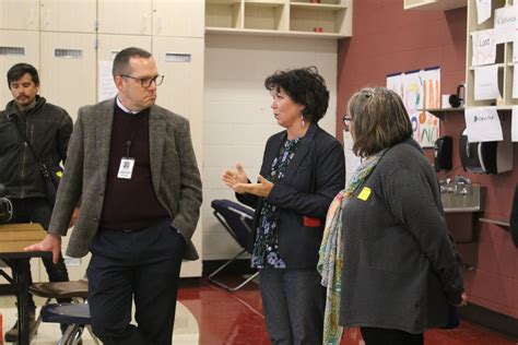 Minnesota Senate education chairs tour Lincoln Park Middle School ...