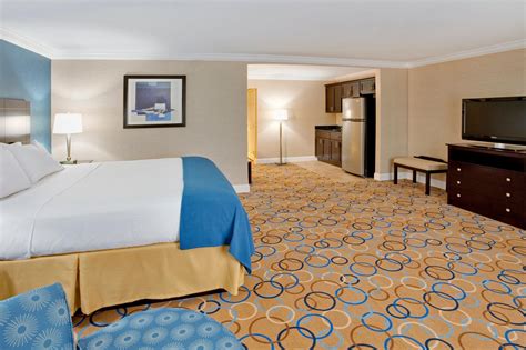 Holiday Inn Express Hotel & Suites Williamsport in Williamsport (PA) - Room Deals, Photos & Reviews