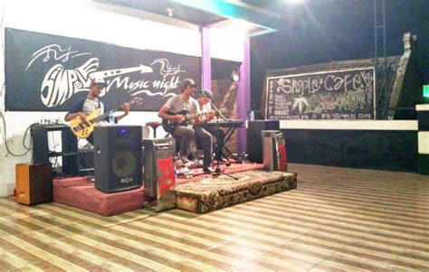 EKSPOSKALTIM - Gelar Live Music Night, Simple Cafe Berdayakan Musisi Lokal