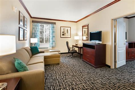 La Quinta Inn & Suites by Wyndham Lindale | Lindale, TX Hotels