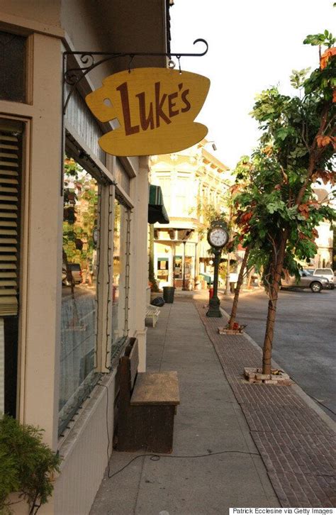 'Gilmore Girls' Launches 200 Luke's Diner Pop-Up Shops Across North America | HuffPost Life