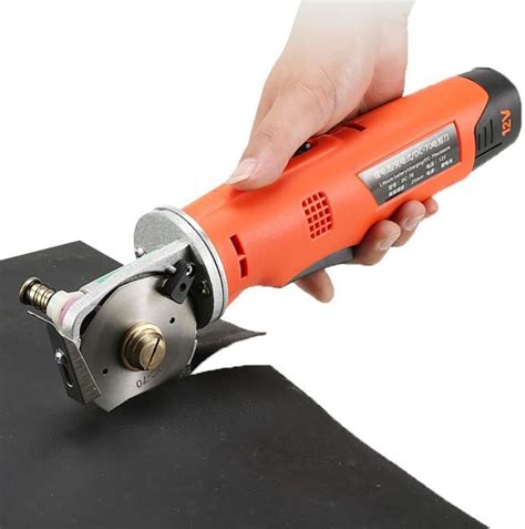 Best Tools To Cut Carpet With & Best Way to Cut Carpet!