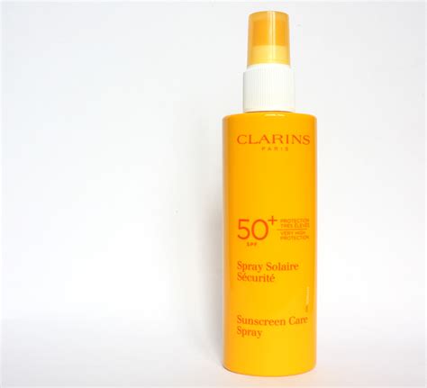 theNotice - The delicious scent of summer | Clarins Sunscreen Care Spray SPF 50+ Review - theNotice
