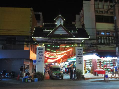 Chiang Rai Night Market: Food & Souvenirs