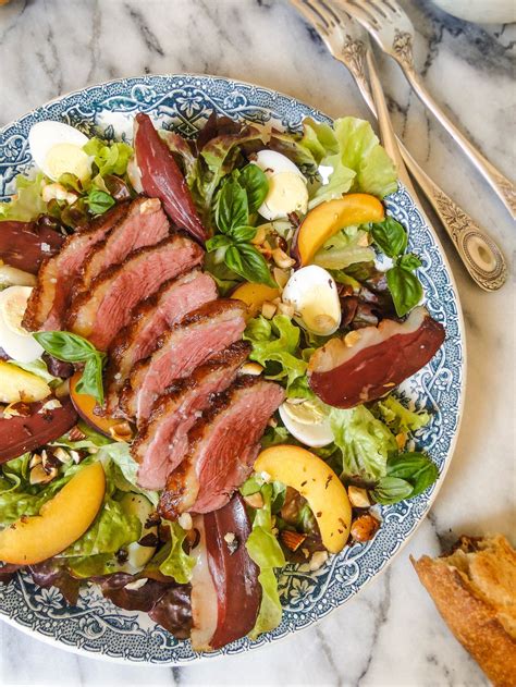 Summer salad with duck breast & peaches