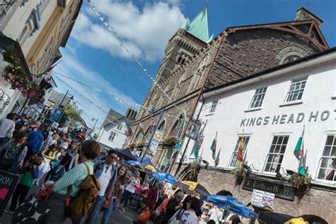 Win two tickets to the Abergavenny Food Festival 2018 - HungryCityHippy