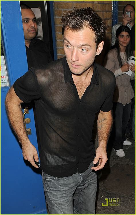 Jude Law Has More Than Two Tattoos: Photo 2041881 | Jude Law Photos | Just Jared: Celebrity News ...