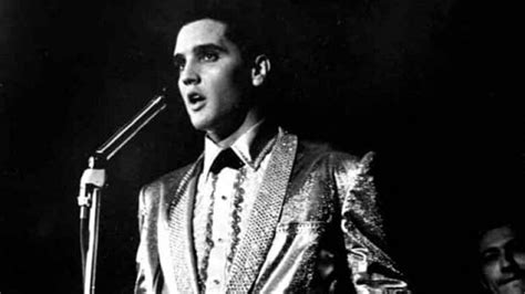 Elvis Presley hologram follows likeness of Tupac | CBC News