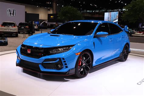 2020 Honda Civic Type R Arrives In Chicago With Outrageous New Color. Honda's hot hatch gets a ...