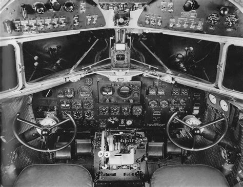 DOUGLAS DC-3 (C-47 DAKOTA) - Flight Manuals