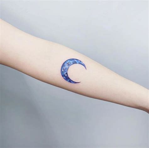 Blue crescent moon tattoo by IDA #CoolTattooLife | Tatuajes, Tatoo ...