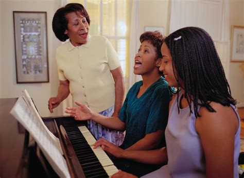 3 ways group singing boosts our health - Easy Health Options®