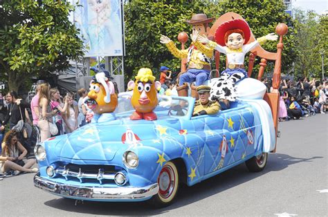 Disney Stars 'n' Cars Parade, Woody, Jessie, Toy Story, Walt Disney Studios, Disneyland Paris ...