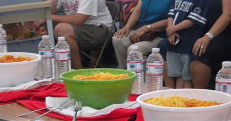 fishouttawater: Spaghetti Eating Contest