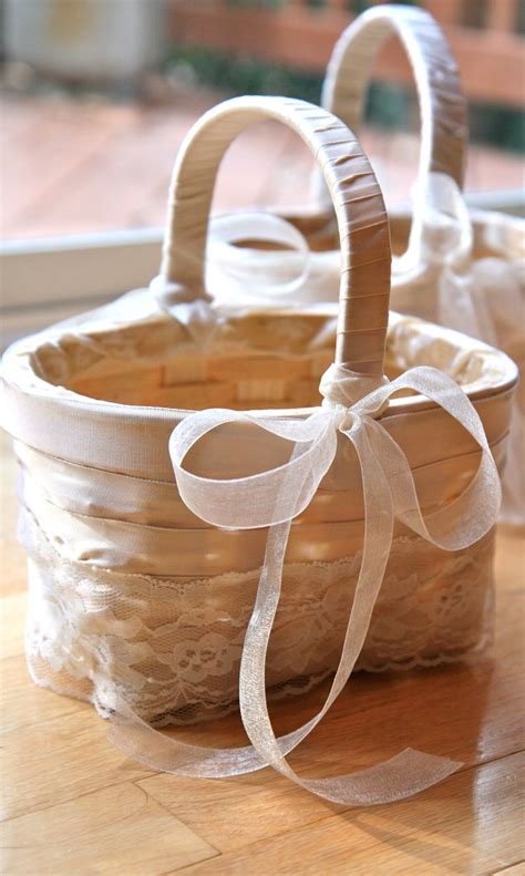 vita nostra: Handmade Flower Girl Baskets and Other Wedding DIY