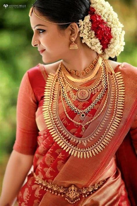 #bridaljewelleryroyal | Kerala bride, Indian bridal sarees, Indian bridal outfits