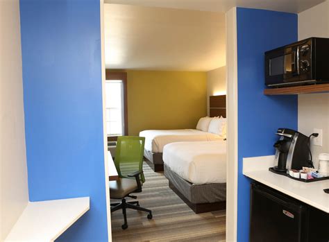 Holiday Inn Express & Suites Phoenix Airport - Phoenix, AZ - Company ...