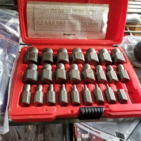 SNAP ON SCREW EXTRACTOR KIT