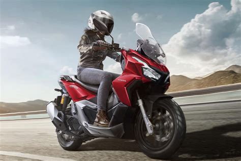 2022 Honda ADV 160 Breaks Cover In Indonesia - Features Traction Control, 16HP - BikesRepublic.com