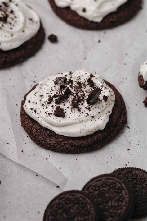 Crumbl Oreo cookies with buttercream frosting Copycat Recipe - Lifestyle of a Foodie