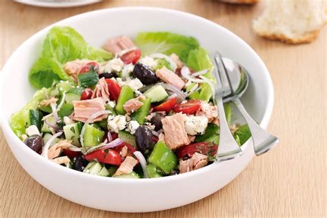 Mediterranean tuna salad