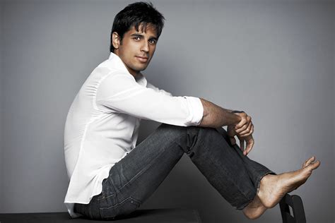 Pin on Sidharth Malhotra