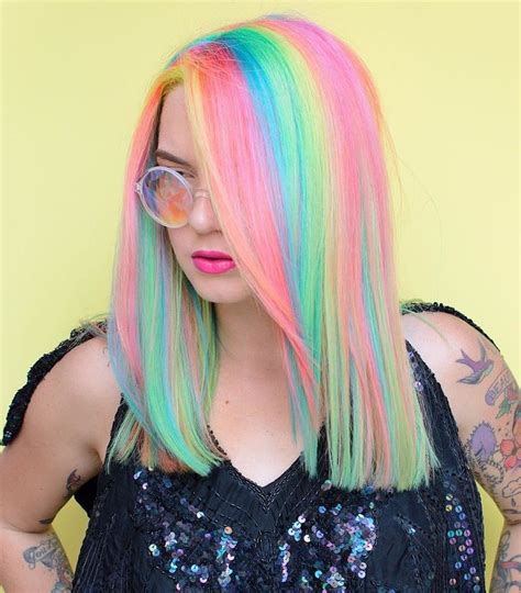 The Neon Rainbow Trend Makes Hair Look Like It's Under a Black Light 24/7 | Neon hair, Green ...