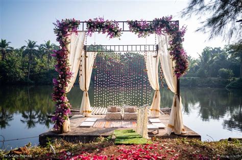 Beautiful Kerala Wedding With The Bride In Pastel Hues & Jaw Dropping ...