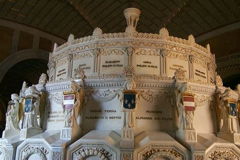 Panteon de los Infantes, burial site of Spain's royal children and ...