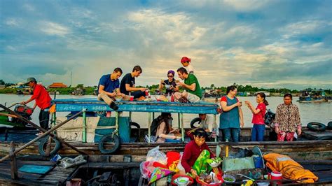 Long Xuyen Floating Market - An Giang Unique Life On The River | Izitour