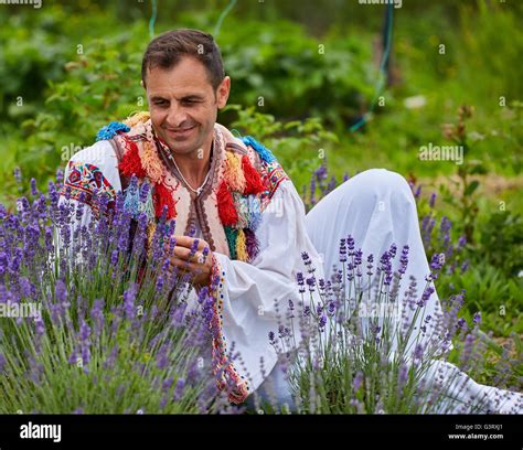 Romanian farmer hi-res stock photography and images - Alamy