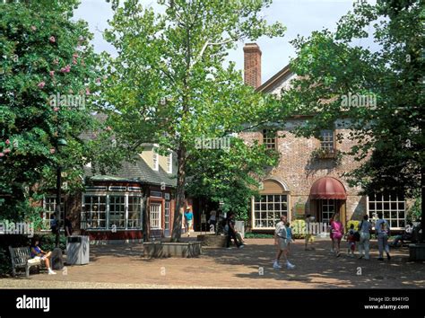 Shops in Merchant's Square in Williamsburg Stock Photo - Alamy