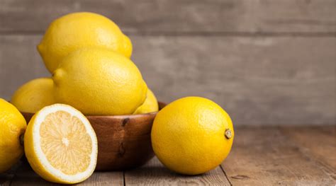 How to Lighten Skin Naturally with Lemons - Vaya News