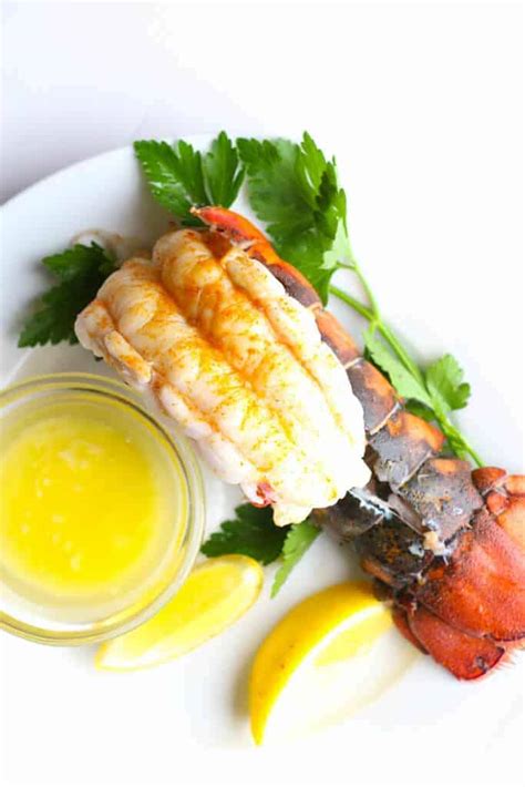 Broiled Lobster Tail | BecomeBetty.com