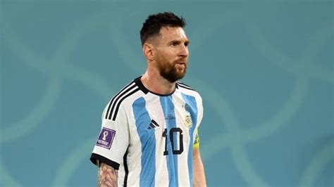 Lionel Messi's unexpected reaction to ‘1000th match’ query after Argentina's win | Football News ...