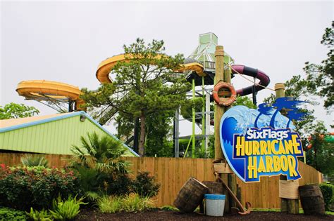 Six Flags Hurricane Harbor Splashtown opens for new season