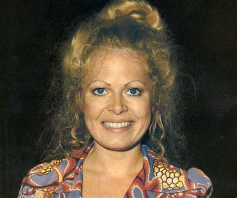 Sally Struthers Biography - Facts, Childhood, Family Life & Achievements