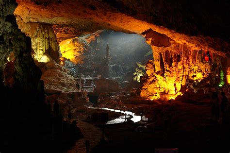 Limestone caves | James Devney | Flickr