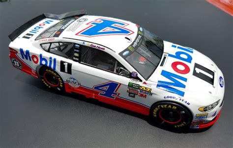 Kevin Harvick #4 Mobil 1 fusion - WIP: NASCAR - Model Cars Magazine Forum