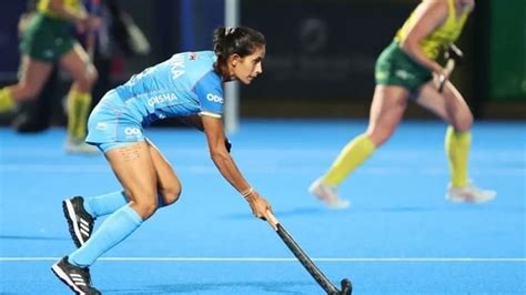 Women's hockey: India go down 2-4 to Australia | Hockey - Hindustan Times