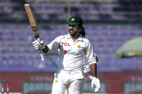 Sarfaraz Ahmed brings up his fifty | ESPNcricinfo.com