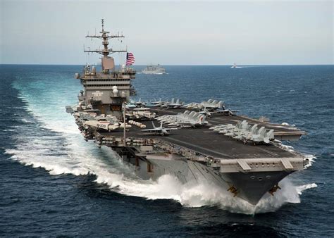 21 photos that show just how imposing US aircraft carriers are ...