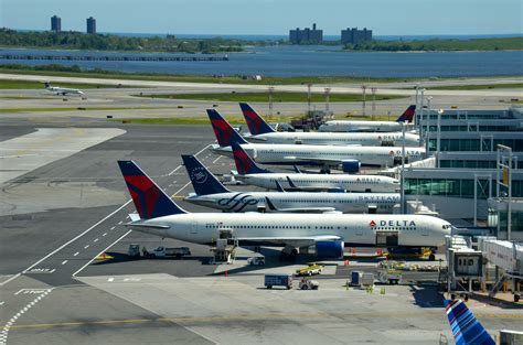 Delta Passengers Disembark International Flight at JFK, Skip Passport ...